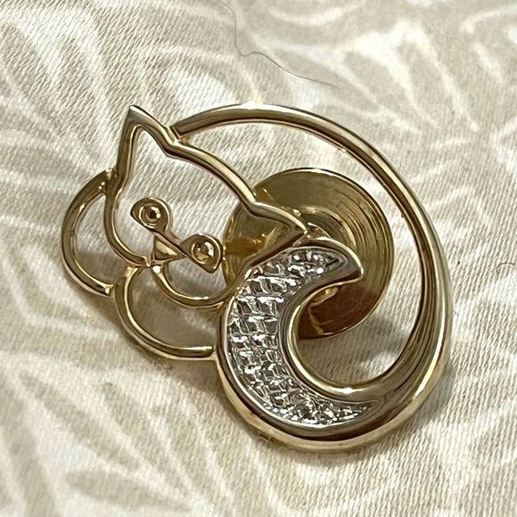 vintage gold and diamond cat brooch - Picture 10 of 14